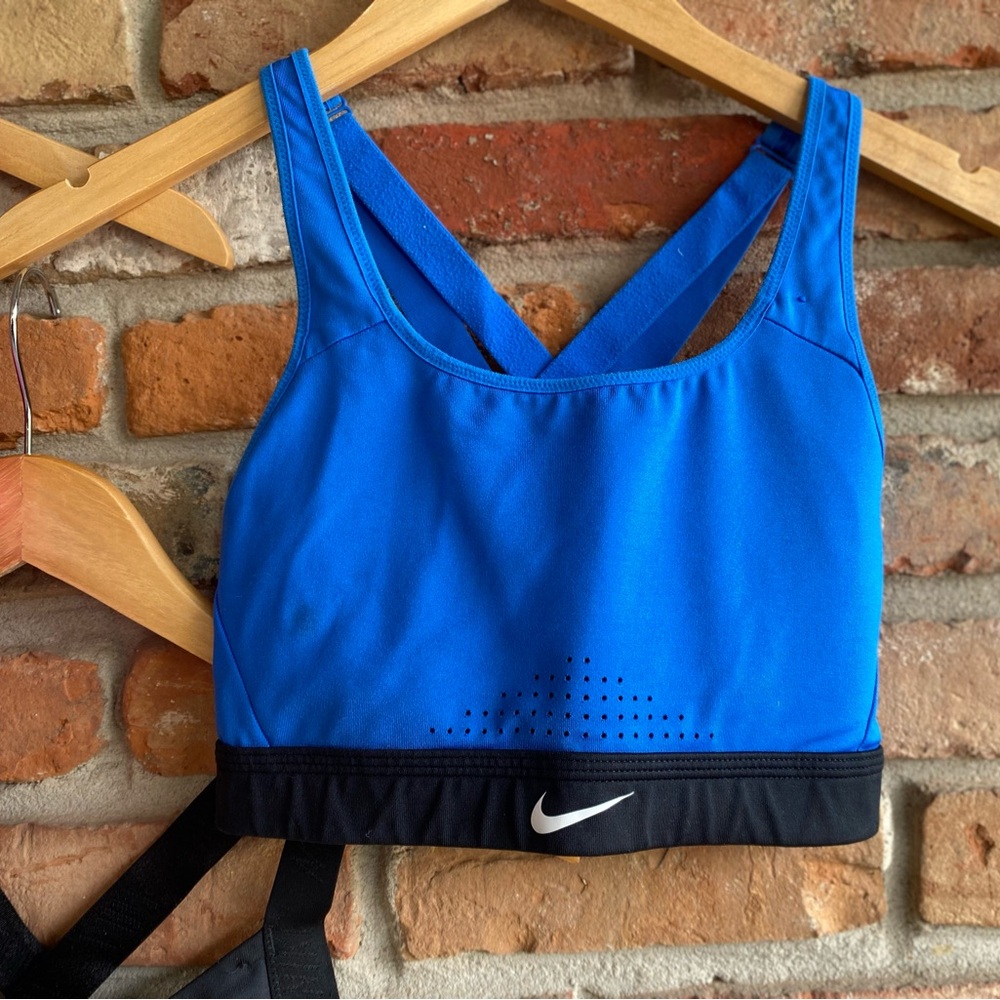 Nike Sports Bras - Women’s XS -Bundle - Pink, Blue, Black - Picture 4 of 8